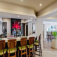 Olivia Palm Hotel